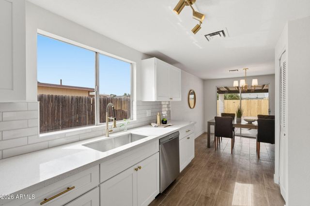 1410 W COLT Road, Chandler, AZ 85224