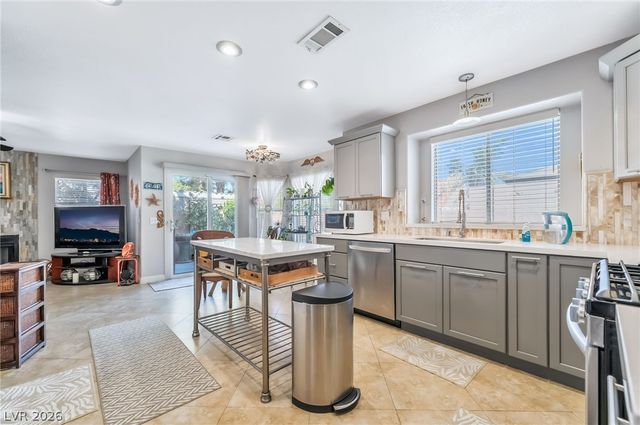 404 Crater Court, Henderson, NV 89014