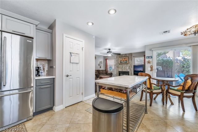 404 Crater Court, Henderson, NV 89014