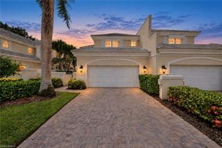 392 Carlton PL 3, Naples, FL 34108
