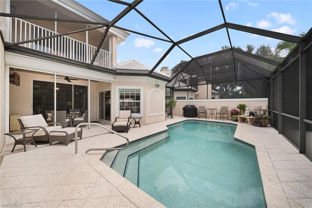 392 Carlton PL 3, NAPLES, FL 34108 — photo 2