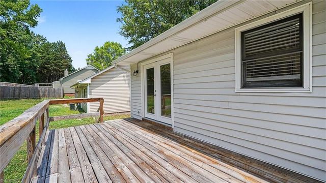 4215 Studio Lane, Greensboro, NC 27407