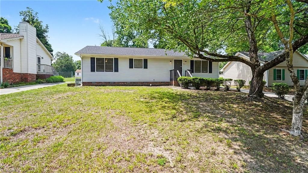 4215 Studio Lane, Greensboro, NC 27407