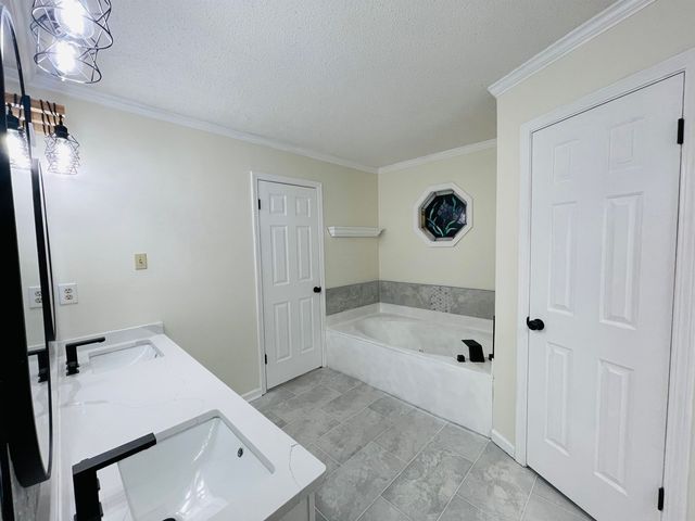 1947 MT BADON LN, Cordova, TN 38016