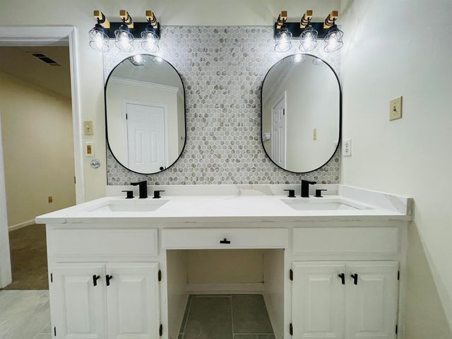 1947 MT BADON LN, Cordova, TN 38016