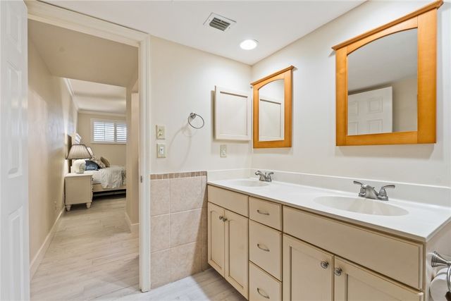 1616 Ocean Drive 102, Vero Beach, FL 32963