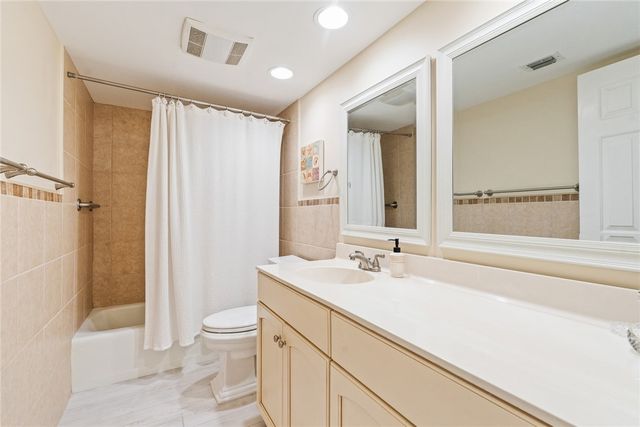 1616 Ocean Drive 102, Vero Beach, FL 32963