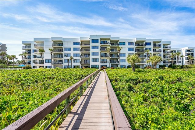 1616 Ocean Drive 102, Vero Beach, FL 32963