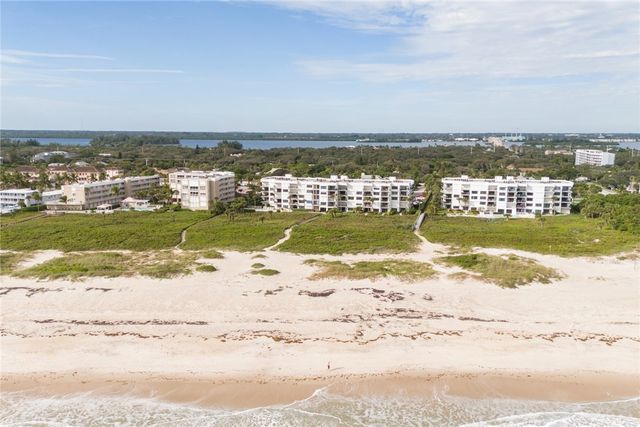 1616 Ocean Drive 102, Vero Beach, FL 32963