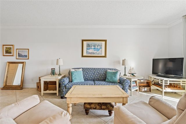 1616 Ocean Drive 102, Vero Beach, FL 32963