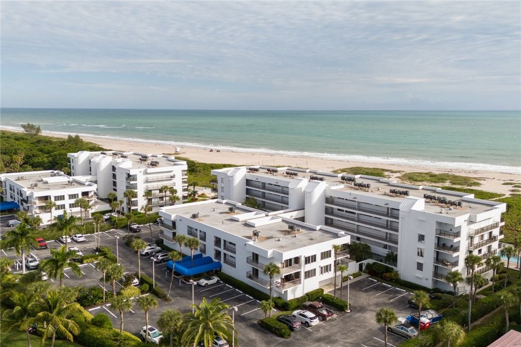 1616 Ocean Drive 102, Vero Beach, FL 32963