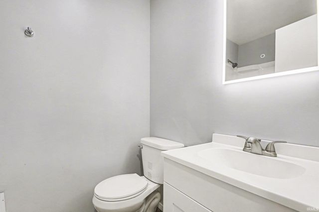 18360 Roosevelt Road, South Bend, IN 46614