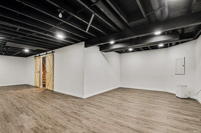 18360 Roosevelt Road, South Bend, IN 46614