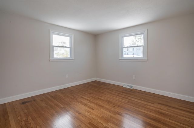 10 Woodfield Street, Nashua, NH 03062