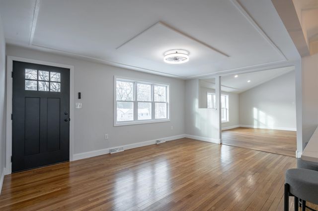 10 Woodfield Street, Nashua, NH 03062