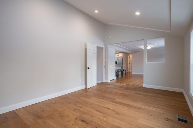 10 Woodfield Street, Nashua, NH 03062