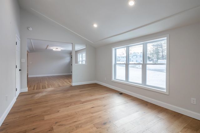 10 Woodfield Street, Nashua, NH 03062