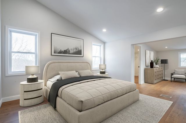 10 Woodfield Street, Nashua, NH 03062