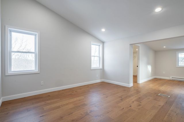 10 Woodfield Street, Nashua, NH 03062