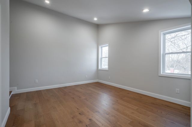 10 Woodfield Street, Nashua, NH 03062