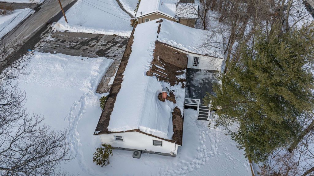 10 Woodfield Street, Nashua, NH 03062