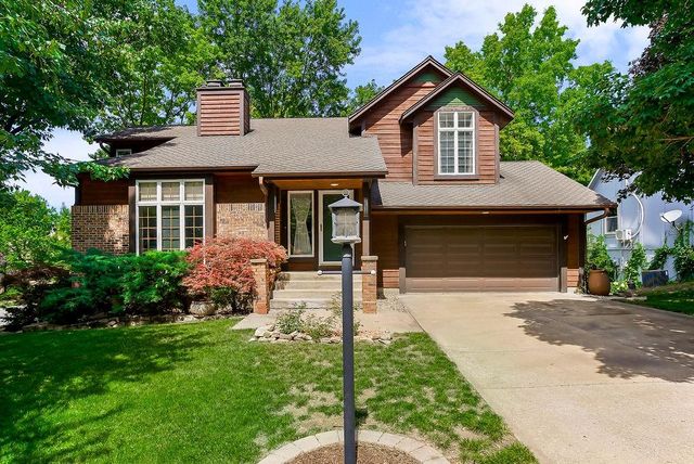 11544 Bradshaw Street, Overland Park, KS 66210