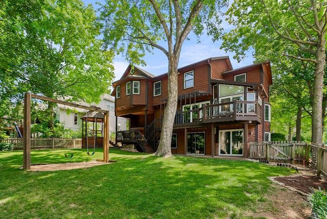 11544 Bradshaw Street, Overland Park, KS 66210