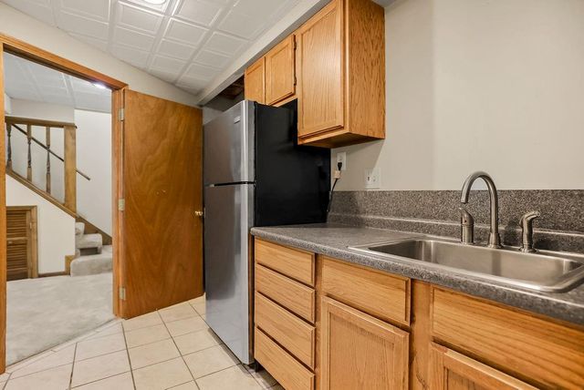 11544 Bradshaw Street, Overland Park, KS 66210