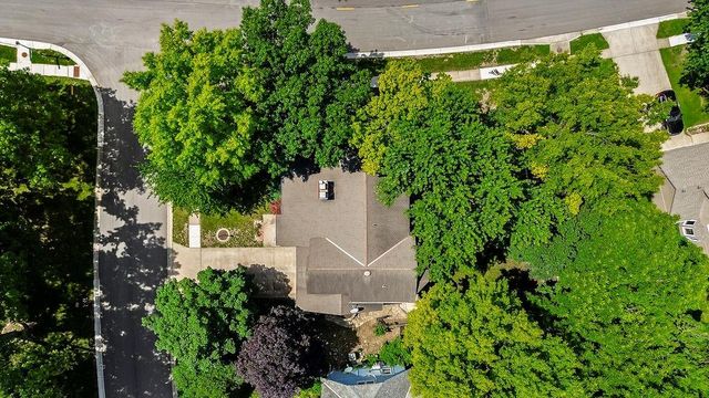 11544 Bradshaw Street, Overland Park, KS 66210