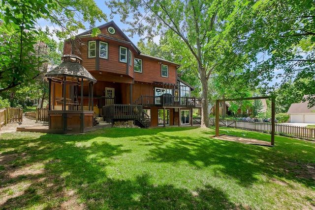 11544 Bradshaw Street, Overland Park, KS 66210