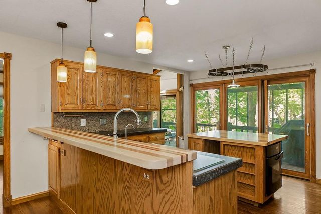 11544 Bradshaw Street, Overland Park, KS 66210
