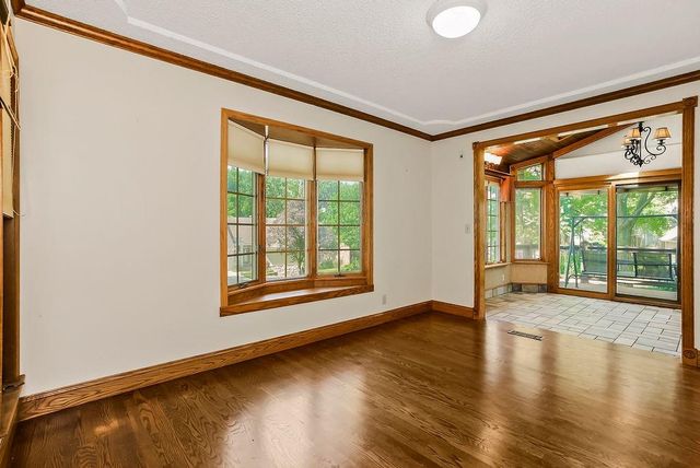 11544 Bradshaw Street, Overland Park, KS 66210
