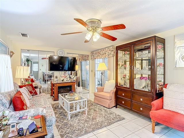 1646 COCKLESHELL DRIVE, Holiday, FL 34690