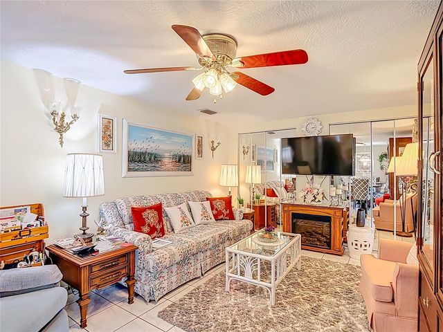 1646 COCKLESHELL DRIVE, Holiday, FL 34690