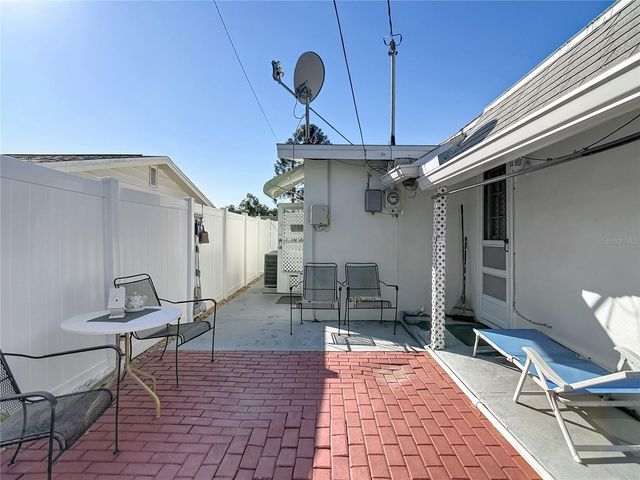 1646 COCKLESHELL DRIVE, Holiday, FL 34690