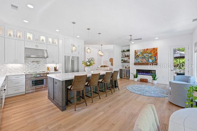 25 Primrose Ln, Hilton Head Island, SC 29926