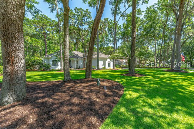 25 Primrose Ln, Hilton Head Island, SC 29926