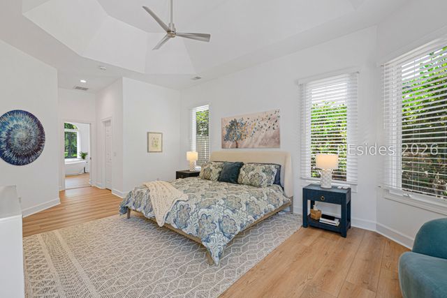 25 Primrose Ln, Hilton Head Island, SC 29926