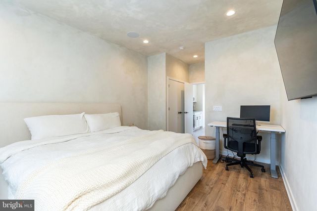 3112 PIERVIEW LN, Philadelphia, PA 19125