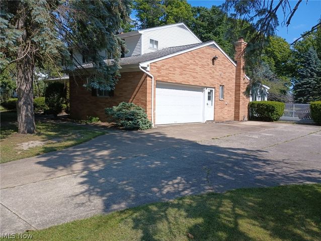 24500 Westwood Road, Westlake, OH 44145