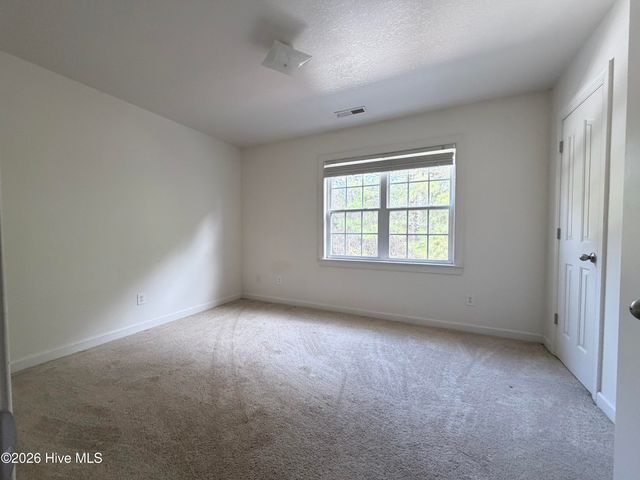 202 Springwood Drive, Jacksonville, NC 28546