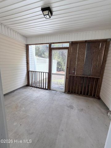 202 Springwood Drive, Jacksonville, NC 28546