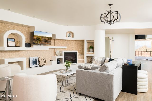 4636 E MOONLIGHT Way, Paradise Valley, AZ 85253