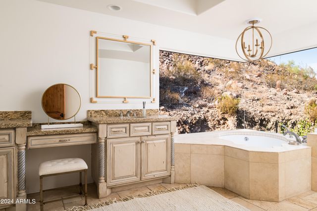 4636 E MOONLIGHT Way, Paradise Valley, AZ 85253