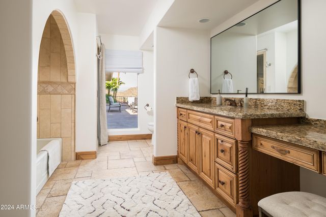 4636 E MOONLIGHT Way, Paradise Valley, AZ 85253