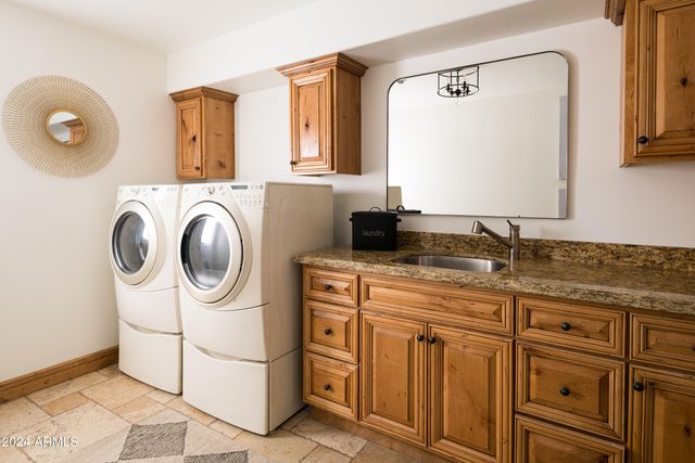 4636 E MOONLIGHT Way, Paradise Valley, AZ 85253