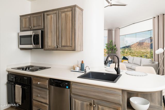 4636 E MOONLIGHT Way, Paradise Valley, AZ 85253