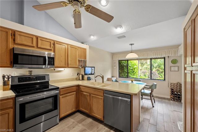 6106 Forest Villas CIR, Fort Myers, FL 33908