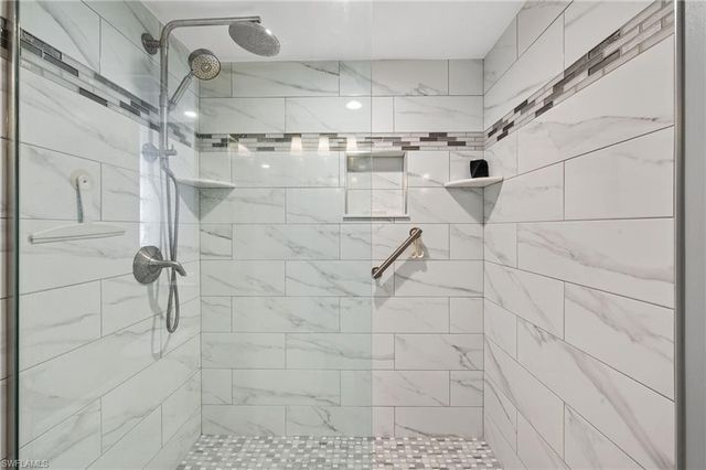 6106 Forest Villas CIR, Fort Myers, FL 33908