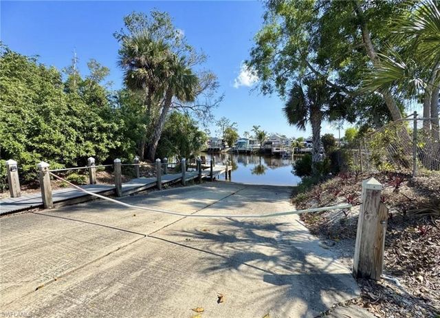 6106 Forest Villas CIR, Fort Myers, FL 33908